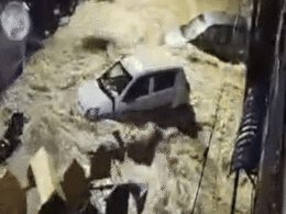 Rajasthan Alert: बारिश से बने बाढ़ के हालात, बह गईं कार और बाइक; प्राइवेट और सरकारी स्कूल बंद Rajasthan Alert: बारिश से बने बाढ़ के हालात, बह गईं कार और बाइक; प्राइवेट और सरकारी स्कूल बंद