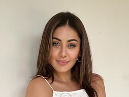 Shefali Jariwala Gets A Special Gift From "Gracious" Sanjay Dutt Shefali Jariwala Gets A Special Gift From "Gracious" Sanjay Dutt