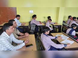 Vidisha : जब SP ने पुलिस की वर्दी में स्कूल जाकर की पढ़ाई, जानें क्या कुछ सीखा ? Vidisha : जब SP ने पुलिस की वर्दी में स्कूल जाकर की पढ़ाई, जानें क्या कुछ सीखा ?