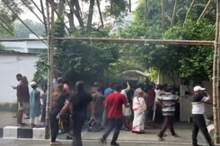 Bangladeshi Citizens In India Try To Go Back Home Amidst The Chaos Bangladeshi Citizens In India Try To Go Back Home Amidst The Chaos