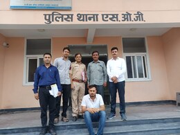 SOG ने डमी कैंडिडेट बिठाकर नौकरी पाने वाले सरकारी शिक्षक को किया गिरफ्तार, पूछताछ में खुला बड़ा राज SOG ने डमी कैंडिडेट बिठाकर नौकरी पाने वाले सरकारी शिक्षक को किया गिरफ्तार, पूछताछ में खुला बड़ा राज