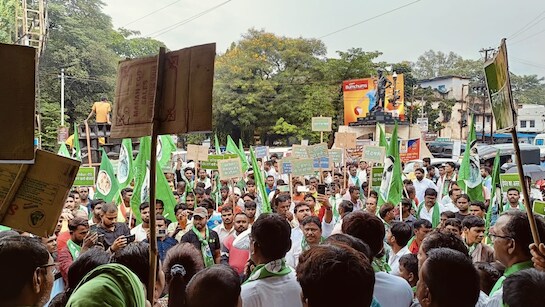 JMM ने प्रदेश भर में निकाला 'झारखंडी अधिकार मार्च', CM सोरेन बोले- 'अब बर्दाश्त नहीं केंद्र का भेदभाव'
