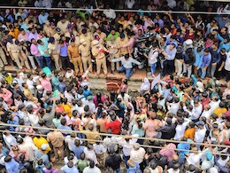 बदलापूर प्रकरणाची उच्च न्यायालयाकडून दखल, सुमोटो याचिकेअंतर्गत आज होणार सुनावणी बदलापूर प्रकरणाची उच्च न्यायालयाकडून दखल, सुमोटो याचिकेअंतर्गत आज होणार सुनावणी