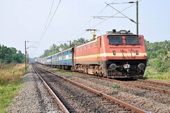 Chhattisgarh News : छत्तीसगढ़ से गुजरने वाली 72 ट्रेनें रद्द ,यात्रियों की बढ़ी मुश्किलें.