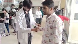 रक्षाबंधन पर कोलकाता रेप केस का विरोध, रेजिडेंट डॉक्टर्स ने अस्पताल में सभी को बांधी न्याय की राखी