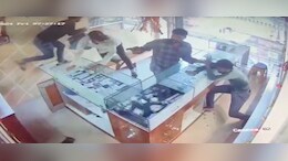 Video: 3 Men Rob Pune Jewellery Shop At Gunpoint In 20 Seconds