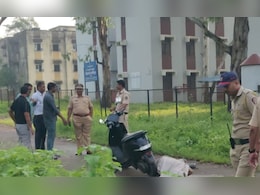 Nashik Crime News : पंचवटीतील तरुणाच्या हत्येप्रकरणी शिक्षिकेला अटक; हत्येचं कारण ऐकून सर्वांनाच धक्का बसला Nashik Crime News : पंचवटीतील तरुणाच्या हत्येप्रकरणी शिक्षिकेला अटक; हत्येचं कारण ऐकून सर्वांनाच धक्का बसला