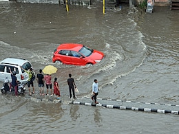 Rajasthan Weather: राजस्थान में आफत बनी बारिश, 15 लोगों की मौत; करौली समेत इन जिलों में 72 घंटे भारी Rajasthan Weather: राजस्थान में आफत बनी बारिश, 15 लोगों की मौत; करौली समेत इन जिलों में 72 घंटे भारी