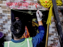 एशिया के सबसे बड़े स्लम धारावी के री-डेवलपमेंट प्रोजेक्ट को लेकर आदित्य ठाकरे ने लगाए आरोप, BJP ने दी ये चुनौती एशिया के सबसे बड़े स्लम धारावी के री-डेवलपमेंट प्रोजेक्ट को लेकर आदित्य ठाकरे ने लगाए आरोप, BJP ने दी ये चुनौती