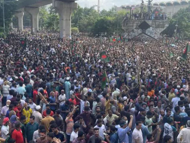 बांग्लादेश हिंसा : फेक न्यूज की बाढ़, सोशल मीडिया पर बांटा जा रहा झूठ