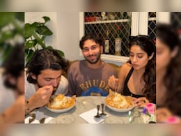 Janhvi Kapoor In A New Pic With Rumoured Boyfriend Shikhar Pahariya. Bonus - Orry Janhvi Kapoor In A New Pic With Rumoured Boyfriend Shikhar Pahariya. Bonus - Orry