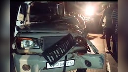 Pratapgarh road accident: ट्रैक्टर ट्रॉली और बोलेरो में जोरदार टक्कर, शीशा तोड़कर सब इंस्पेक्टर की गर्दन में घुसे सरिए
