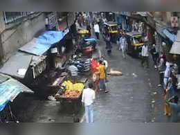 5वें फ्लोर से छोटी बच्ची पर गिरा कुत्ता, अस्पताल में हुई मौत; हादसा CCTV में कैद 5वें फ्लोर से छोटी बच्ची पर गिरा कुत्ता, अस्पताल में हुई मौत; हादसा CCTV में कैद