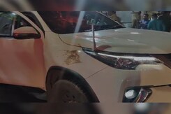 Uddhav Thackeray's Convoy Attacked With Coconuts, Cow Dung Uddhav Thackeray's Convoy Attacked With Coconuts, Cow Dung