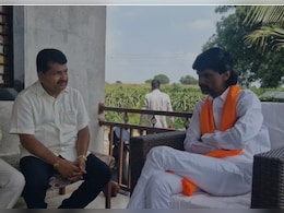 भाजपचा पदाधिकारी थेट जरांगेंच्या दारात, उमेदवारीची केली मागणी, आश्वासन काय मिळालं? भाजपचा पदाधिकारी थेट जरांगेंच्या दारात, उमेदवारीची केली मागणी, आश्वासन काय मिळालं?