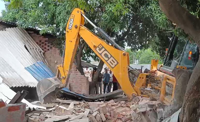 Bulldozer Action Against Ayodhya Gang-Rape Accused, His Bakery Demolished Bulldozer Action Against Ayodhya Gang-Rape Accused, His Bakery Demolished