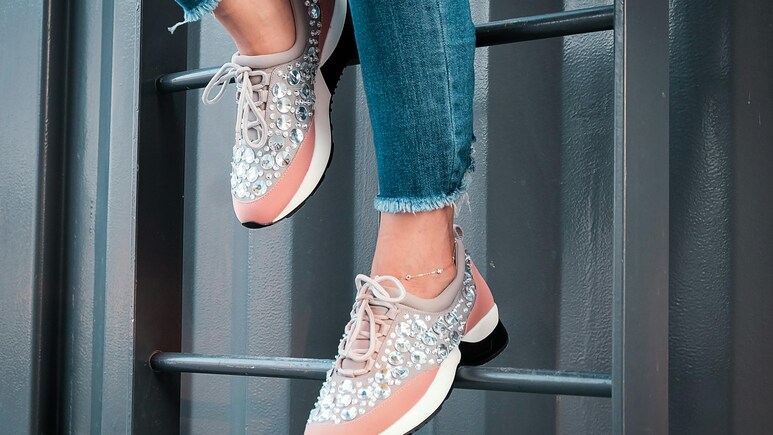 Aldo, Adidas, Skechers के वीमेन शूज पर एक्सक्लूसिव डील, Myntra पर 20% की छूट का लें आनंद Aldo, Adidas, Skechers के वीमेन शूज पर एक्सक्लूसिव डील, Myntra पर 20% की छूट का लें आनंद