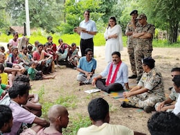 जिस खूंखार नक्सली पर एक करोड़ का इनाम ! उसी के गांव में पहुंचे डिप्टी CM 