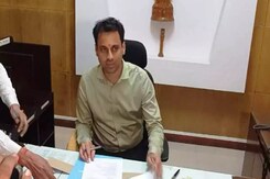 Udaipur News: छात्रों के बीच चाकूबाजी के बाद Collector Arvind Poswal ने दिया बड़ा आदेश | latest news Udaipur News: छात्रों के बीच चाकूबाजी के बाद Collector Arvind Poswal ने दिया बड़ा आदेश | latest news