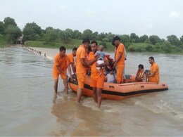 सोनपुर में नाव पलटने से 4 लोग लापता, एसडीआरएफ के गोताखोर कर रहे तलाश सोनपुर में नाव पलटने से 4 लोग लापता, एसडीआरएफ के गोताखोर कर रहे तलाश