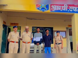 मोटरमनच्या केबिनमध्ये घुसले, रिल बनवली पुढे जे झालं ते...