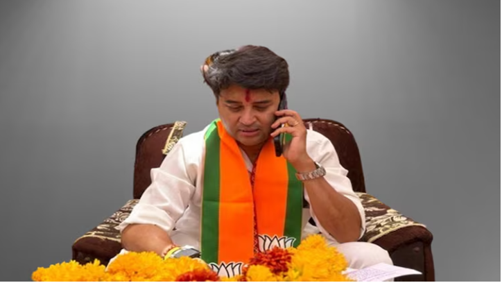 Kedarnath Cloud Burst : केदारनाथ यात्रा में फंसे यात्रियों को केंद्रीय मंत्री ने किया फोन, कही ये बात 