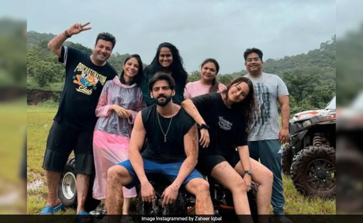 Newlyweds Sonakshi Sinha And Zaheer Iqbal Had This Much Fun At Arpita Khan's Birthday Celebrations