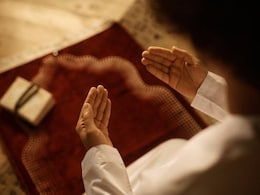 Missing Friday Prayers May Lead To Fine, Jail For Muslim Men In This Malaysian State Missing Friday Prayers May Lead To Fine, Jail For Muslim Men In This Malaysian State