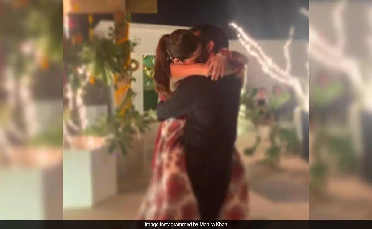 Mahira Khan's Mushy Birthday Post For "<i>Jaan</i>" Salim Karim
