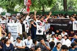 Doctors Protest Continues, CBI Questions Hospital's Ex-Principal For 4th Day Doctors Protest Continues, CBI Questions Hospital's Ex-Principal For 4th Day