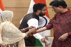 Piyush Goyal Celebrates Raksha Bandhan With Pak Hindu Women Refugees Piyush Goyal Celebrates Raksha Bandhan With Pak Hindu Women Refugees