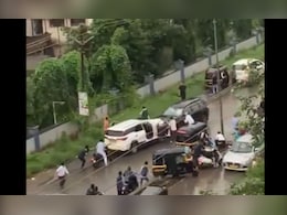 Video : बदलापूर पुन्हा हादरलं! बापाचं निर्घृण कृत्य, लेक-पत्नी बसलेल्या गाडीला समोरून जोरदार धडक  Video : बदलापूर पुन्हा हादरलं! बापाचं निर्घृण कृत्य, लेक-पत्नी बसलेल्या गाडीला समोरून जोरदार धडक