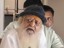 कड़ी सुरक्षा के बीच आसाराम महाराष्ट्र रवाना, कोर्ट से इलाज के लिए मिली है 7 दिन की पैरोल कड़ी सुरक्षा के बीच आसाराम महाराष्ट्र रवाना, कोर्ट से इलाज के लिए मिली है 7 दिन की पैरोल