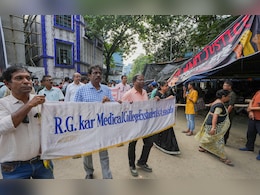 "तस्वीरों से साबित करें क्राइम सीन से छेड़छाड़ नहीं हुई": अस्पताल में तोड़फोड़ पर कलकत्ता HC "तस्वीरों से साबित करें क्राइम सीन से छेड़छाड़ नहीं हुई": अस्पताल में तोड़फोड़ पर कलकत्ता HC