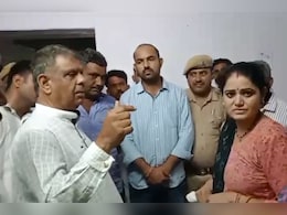 Watch video: 'पति का ट्रांसफर कर दीजिए.. बहुत परेशान हूं', नर्सिंग कर्मी की पत्नी ने मंत्री से लगाई गुहार, मिला ये जवाब