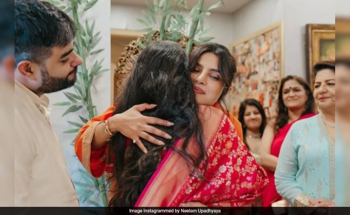 Full House With Priyanka Chopra, Mannara Chopra, Madhu Chopra At Siddharth-Neelam's Wedding