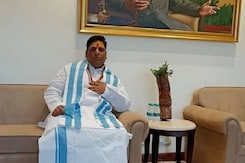 धार्मिक वेशभूषा, खुद को बताता था नेताओं का खास, ऐसे हुआ गिरफ्तार!