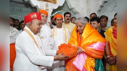 Rajasthan: वित्त मंत्री निर्मला सीतारमण ने किए प्रभु श्रीनाथजी के दर्शन,  रजाई उपरना ओढ़ाकर किया स्वागत