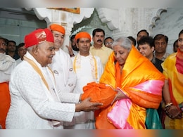 Rajasthan: वित्त मंत्री निर्मला सीतारमण ने किए प्रभु श्रीनाथजी के दर्शन,  रजाई उपरना ओढ़ाकर किया स्वागत