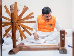 अशोकनगर पहुंचे CM यादव ! लूम चलाकर बनाई साड़ी तो बुनकरों ने कहा ये