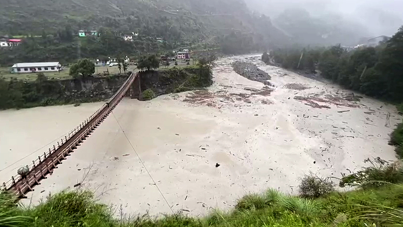 हिमाचल और उत्तराखंड में बारिश का कहर: मौसम विभाग ने जारी किया येलो अल