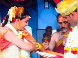 दूल्हे की जगह दुल्हन ने थाम लिया पंडित का हाथ, शादी में हुए इस कांड को देख उछल पड़े लोग