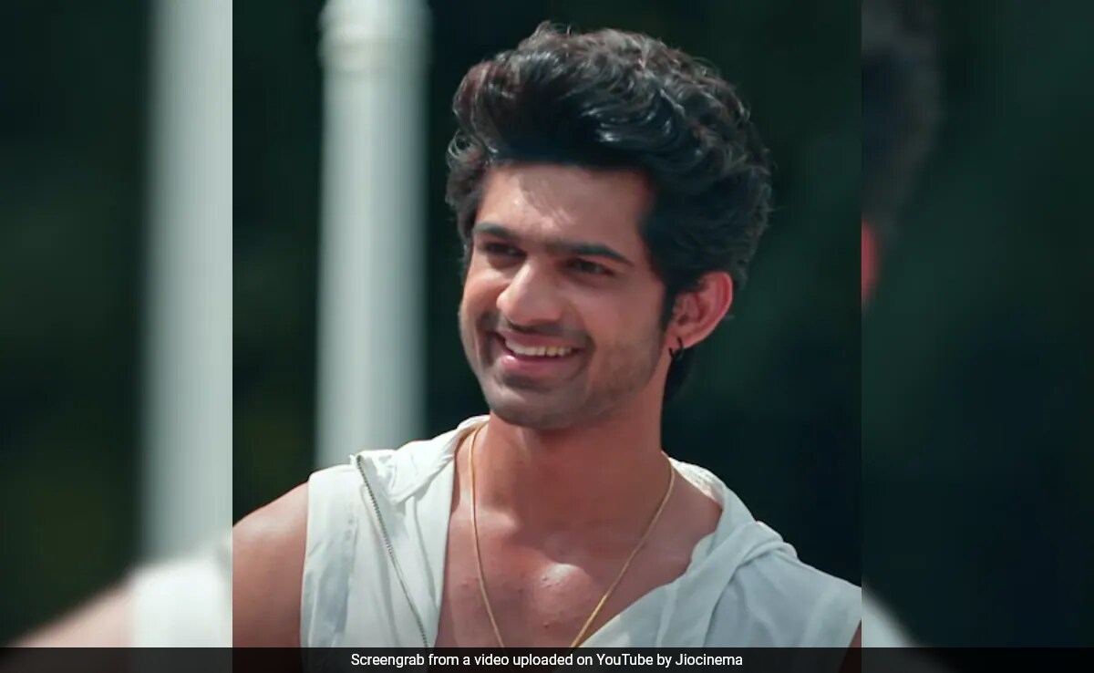 <i>Khatron Ke Khiladi 14</i>: Rohit Shetty Calls Abhishek Kumar "Nepo Kid". Krishna Shroff Agrees