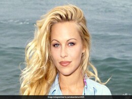 Pamela Anderson Describes Her 90s Playboy Image As A "Cartoon Character": "Not That Person Anymore" Pamela Anderson Describes Her 90s Playboy Image As A "Cartoon Character": "Not That Person Anymore"