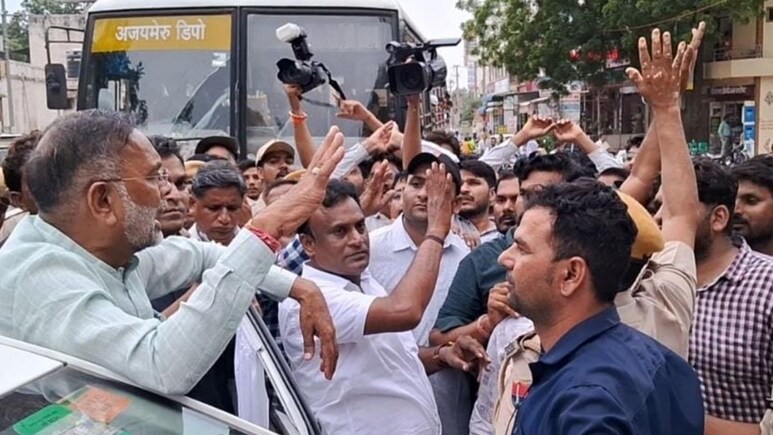 बिजली कर्मचारियों ने ऊर्जा मंत्री हीरालाल नागर का क्यों किया घेराव, पुलिस के खिलाफ की नारेबाजी