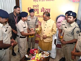 Rakshabandhan पर पहली बार छत्तीसगढ़ के सीएम साय की कलाई पर ट्रांसजेंडरों ने बांधी राखी, दीं दुआएं..