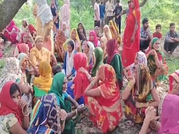 UP: जन्माष्टमी देखने मंदिर गई थीं 2 लड़कियां, पेड़ से लटके मिले शव, हत्या या आत्महत्या में उलझी पुलिस UP: जन्माष्टमी देखने मंदिर गई थीं 2 लड़कियां, पेड़ से लटके मिले शव, हत्या या आत्महत्या में उलझी पुलिस