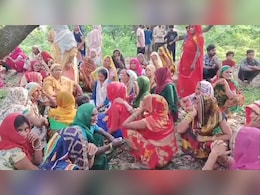 जन्माष्टमी पाहण्यासाठी गेल्या होत्या 2 मुली, झाडाला लटकलेला मृतदेहच सापडला