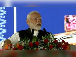 "गांव के पूरे अर्थतंत्र को बदल रहीं लखपति दीदियां": PM मोदी ने जलगांव में जमकर की तारीफ