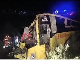 Driver Falls Asleep, Car Rams Bus On Lucknow-Agra Expressway, 7 Killed Driver Falls Asleep, Car Rams Bus On Lucknow-Agra Expressway, 7 Killed